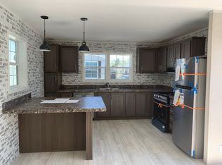 24 2nd St, Lothian, MD 20711