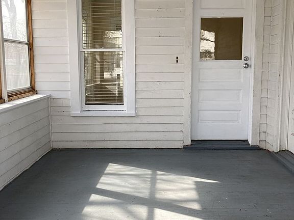 5th image of 823-825 Wilson Ave #823