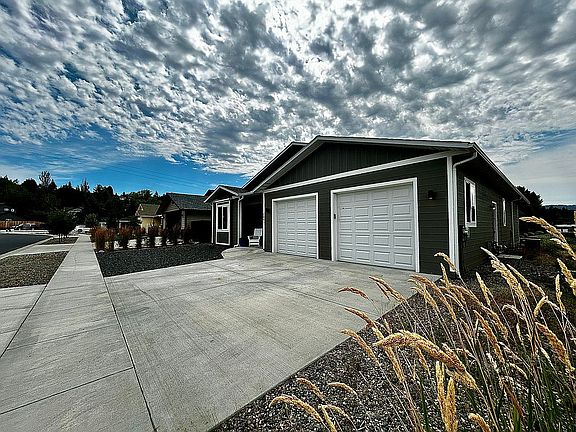 2nd image of 2003 W View Dr