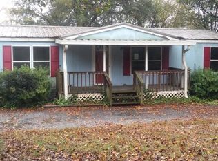 15 Ellison Lake Rd, Williamston, SC 29697
