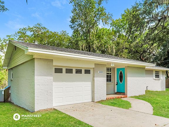 3rd image of 2433 Dogwood Ln