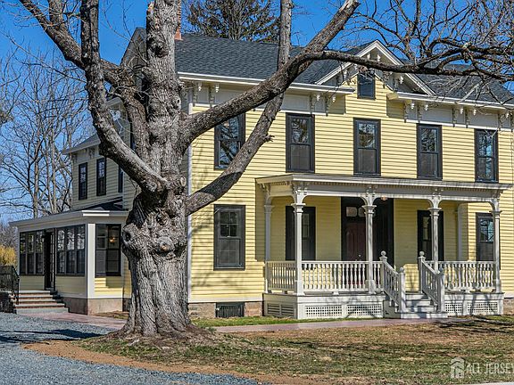 2nd image of 784 Ridge Rd