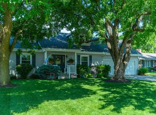 709 N Blackhoof St, Wapakoneta, OH 45895