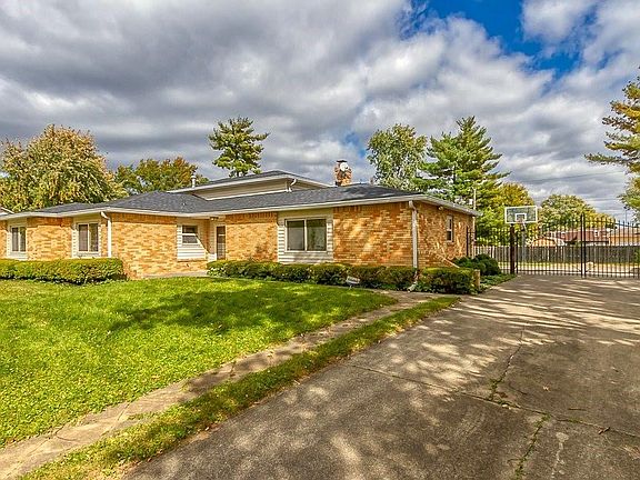 2nd image of 5439 N Kenyon Dr
