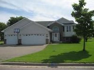 1020 Brook Ct, Sauk Rapids, MN 56379