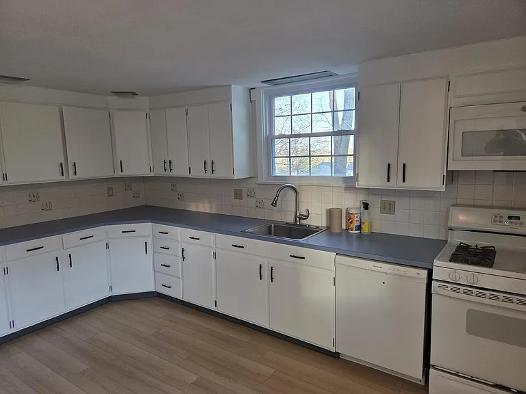 221 Metropolitan Ave #221 — Photo 4
