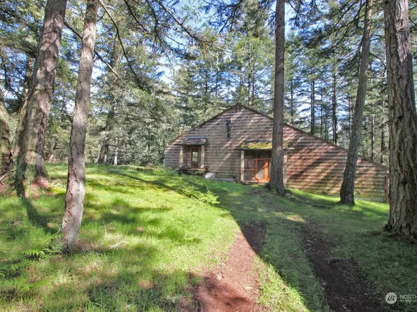 28 Channel Heights Way, Friday Harbor, WA 98250