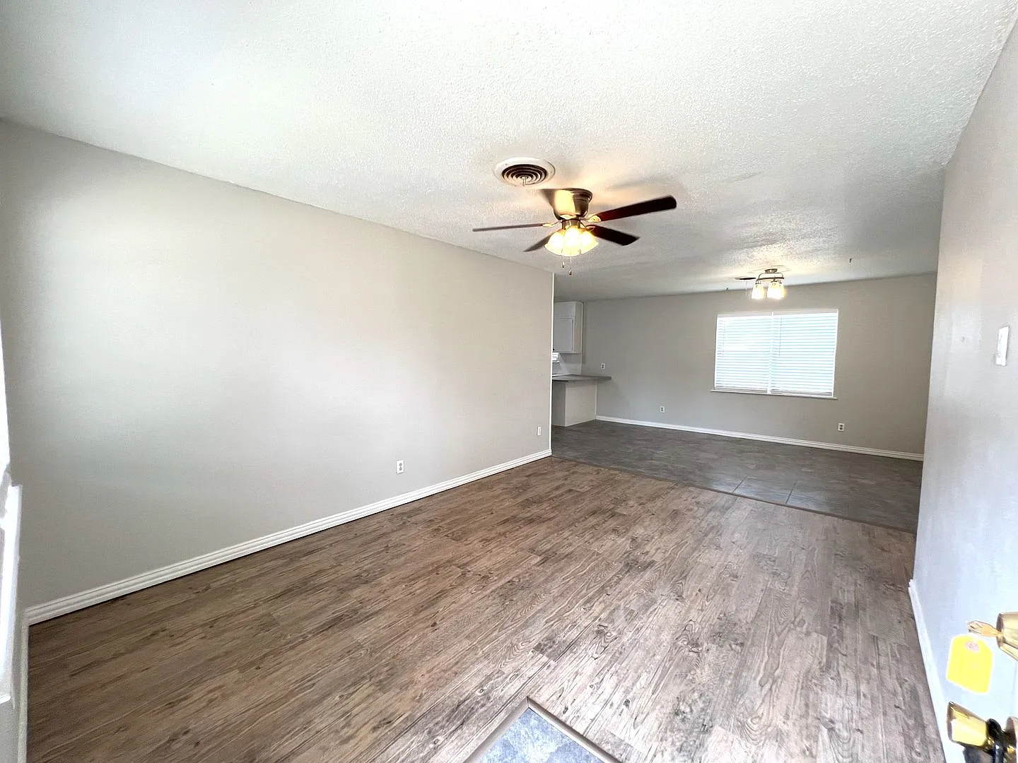 ** Beautiful Tracy Heights Home ** — Photo 2