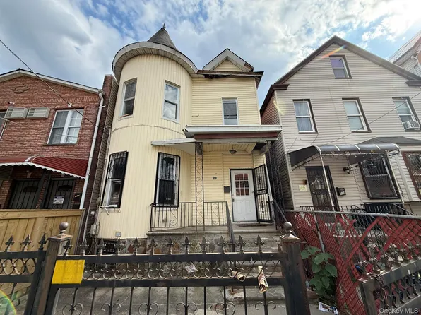 740 E 218th Street, Bronx, NY 10467