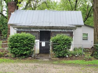 112 E Saint Louis St, Aurora, MO 65605
