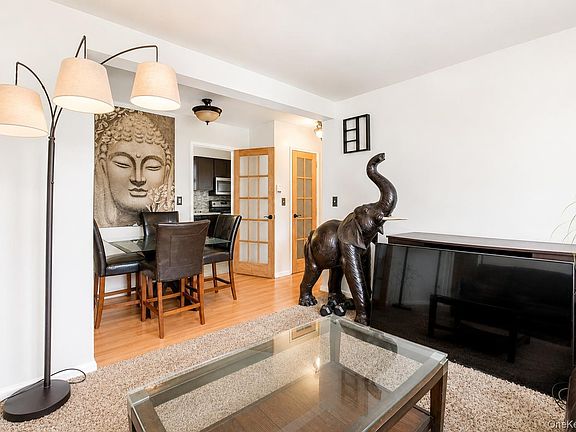 2nd image of 1075 Fenwood Drive #3