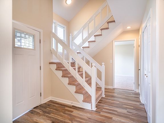 5th image of 131 Robinwood Dr