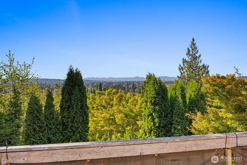 2nd image of 1316 Valley View Drive