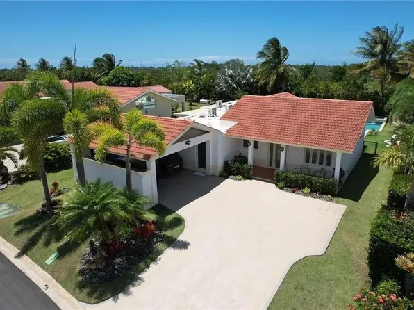 288 Camino De Los Robles, Dorado, PR 00646