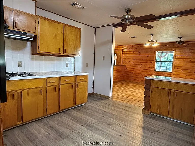 9581 Valley View Dr — Photo 8