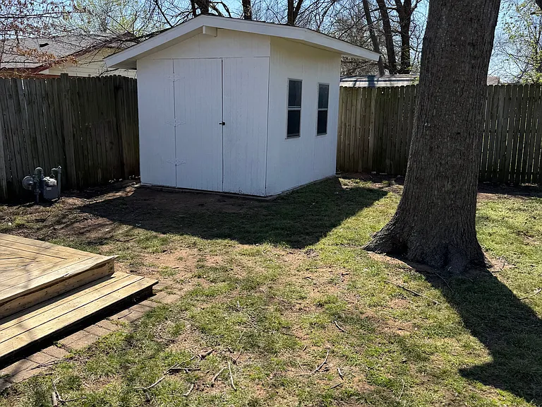 1035 Raleigh Cir — Photo 25