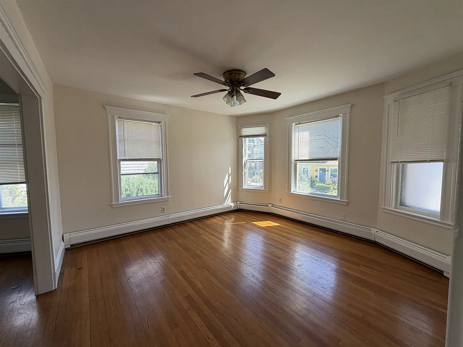 2 bed, $3,200 — Photo 2