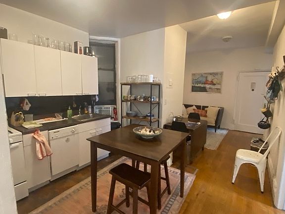 3rd image of 200 W 14th St APT 2E