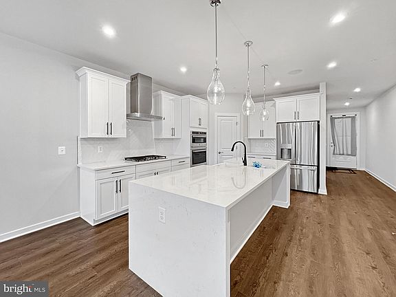 4th image of 22215 Plover St
