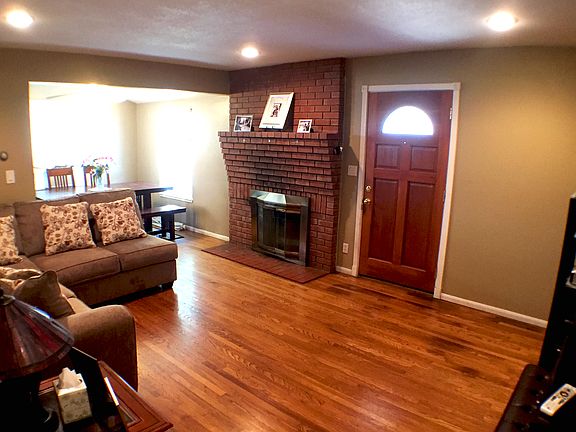 3rd image of 21015 Sylvanwood Ave