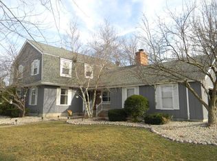 9915 Redbud Rd, Munster, IN 46321