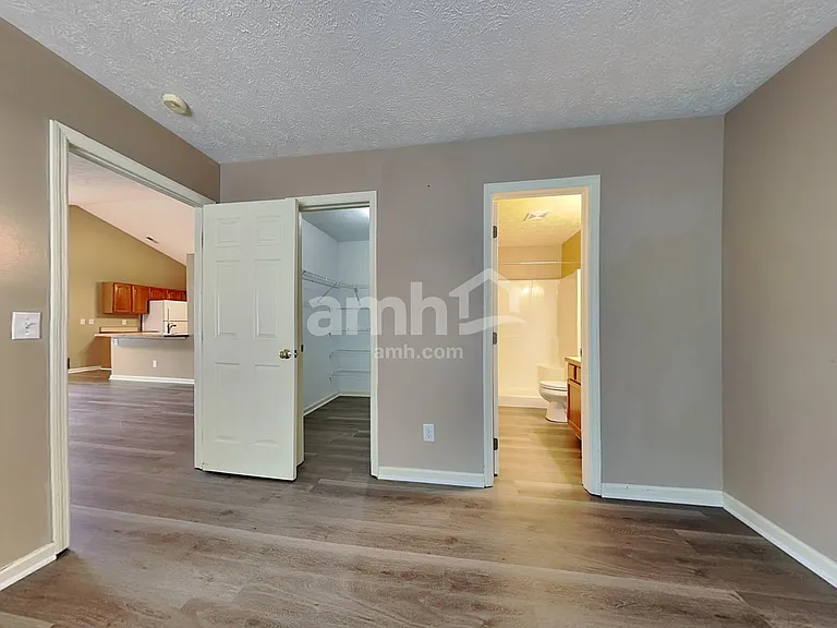 132 Warner Dr — Photo 11
