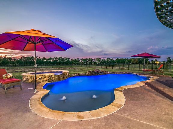 4th image of 2130 Lake Estates Dr