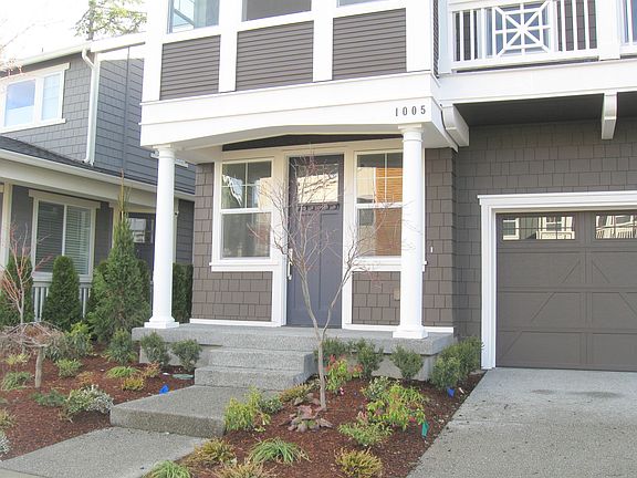 3rd image of 1005 Pine Crest Cir