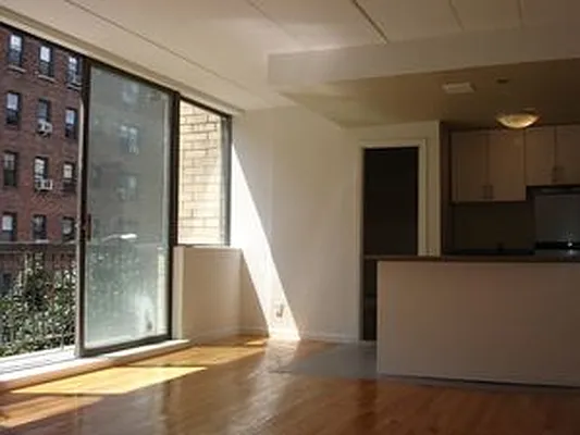 Rented by Bahar Management | media 9