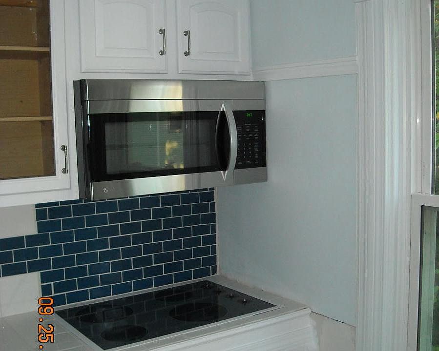 2nd image of 630 W Edwards St APT 2