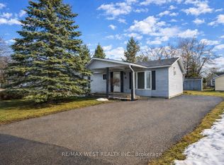 18 Maple Leaf Ter, Innisfil, ON L0L1L0