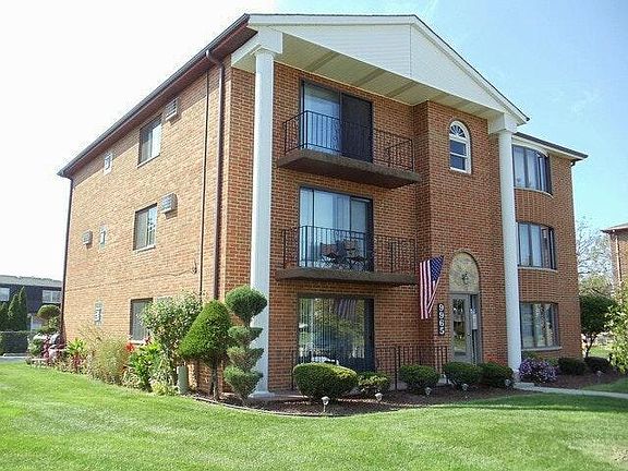 3rd image of 9965 Franchesca Ct APT 2A