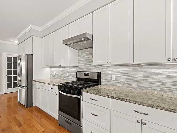 5th image of 29 Wadsworth Ave Unit 2