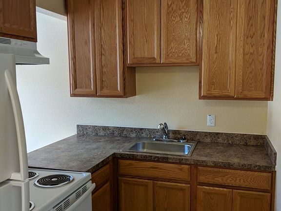 3rd image of 515 N Oak St