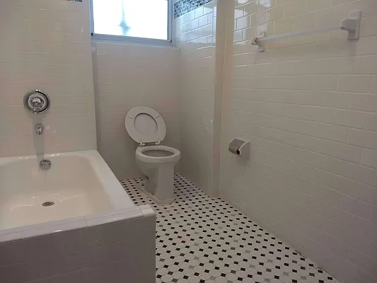 Rented by Harari Realty Corp | media 24
