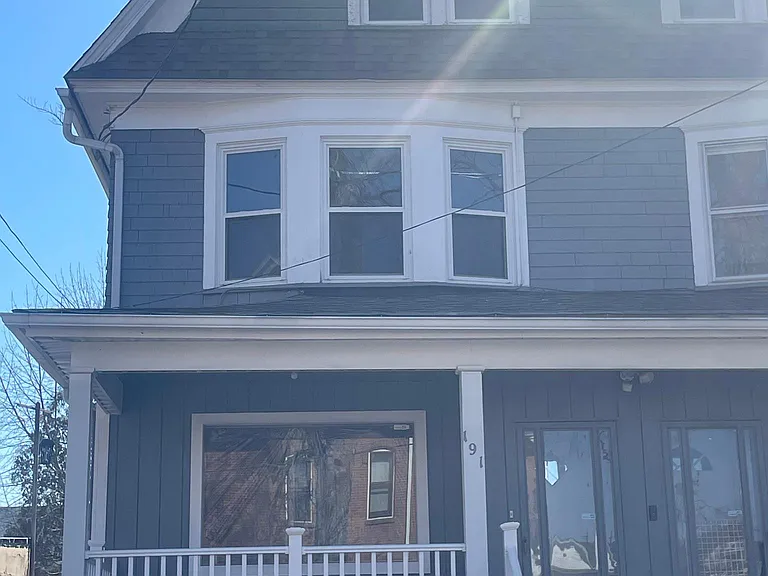 191 S Maple Ave — Photo 1