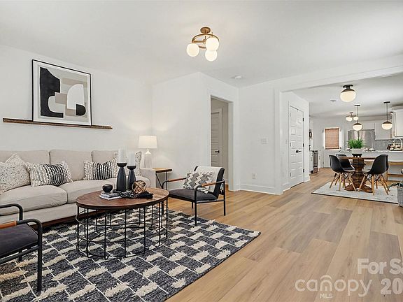 4th image of 501 Seldon Dr