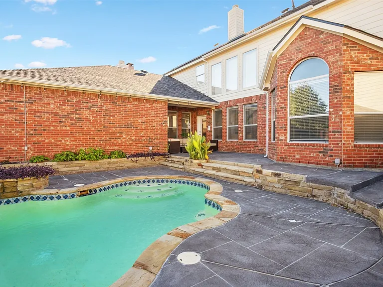 8812 Bluffcreek Ln — Photo 32