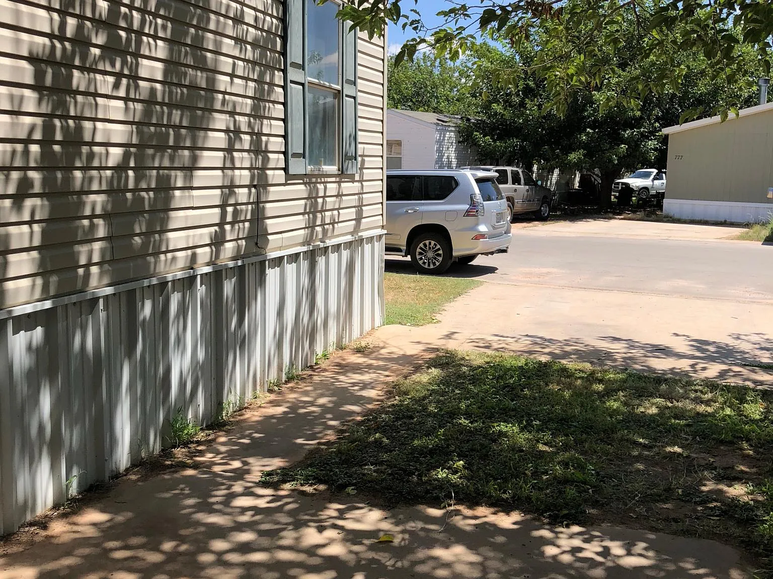 3 bed, 1200 sqft, $1,700 — Photo 4