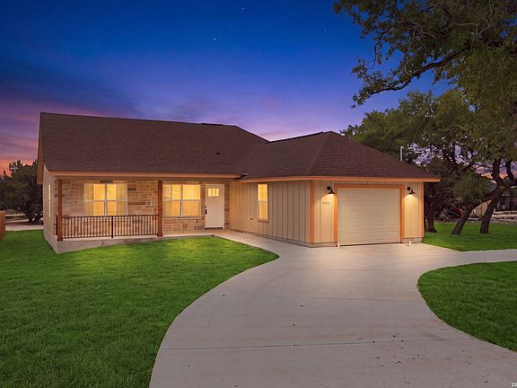 3rd image of 1544 Rimrock Cove