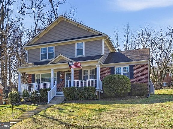 2nd image of 7309 Woodley Pl