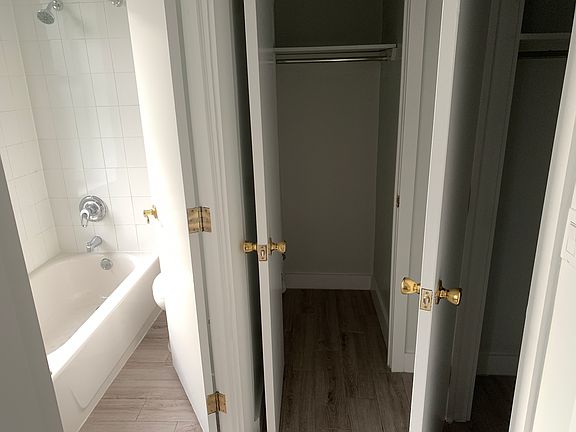 4th image of 231 E 26th St #3