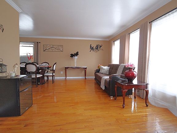 5th image of 70 Buffington Ave