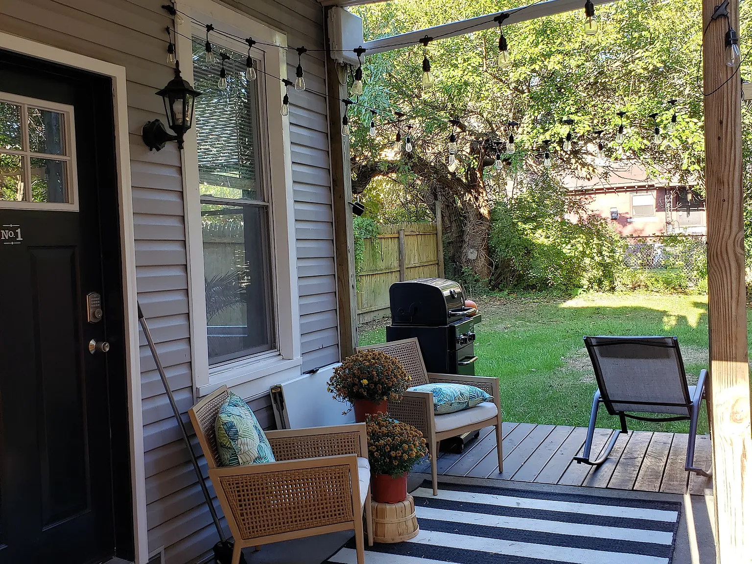 1 bed, 900 sqft, $995 — Photo 1