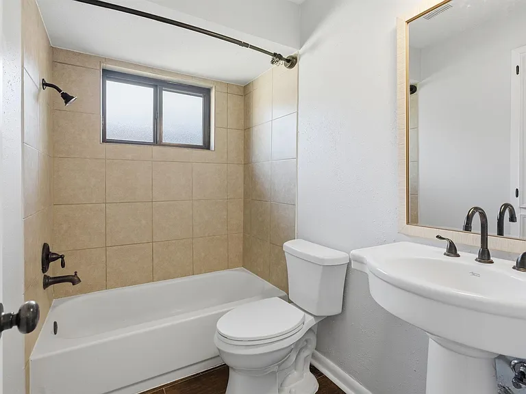 3721 Avenue R — Photo 38