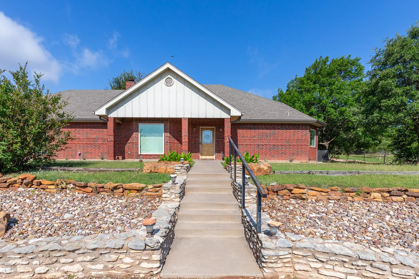 3 bed, 2934 sqft, $7,000 — Photo 1