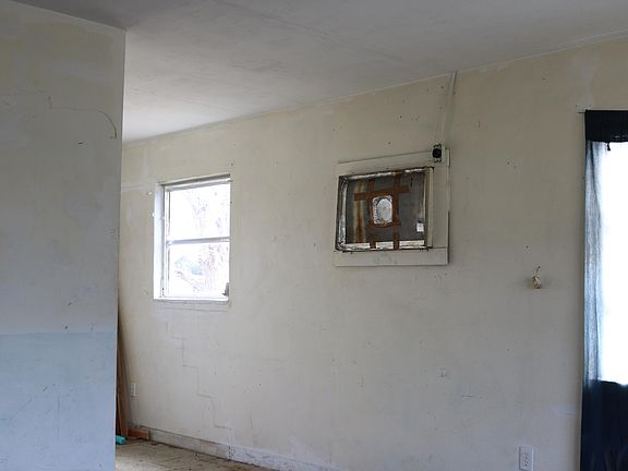 4th image of 5 Bayview Dr