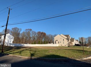 811 Camden Ave, Blackwood, NJ 08012
