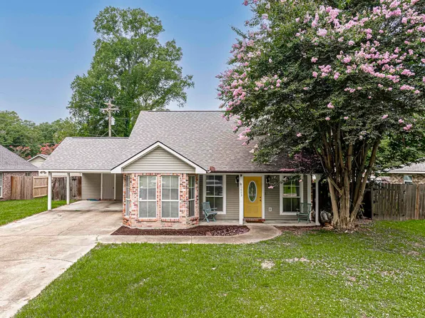 30683 Baker Dr, Denham Springs, LA 70726