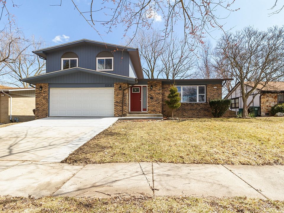 1st image of 22535 Mission Dr